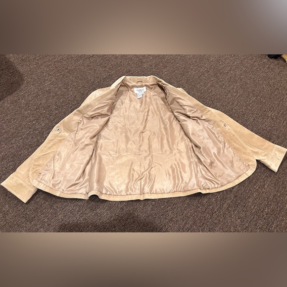 EUC! CERVELLE Women’s Leather Jacket Beige Blazer pickets Soft Suede Lined M - Picture 4 of 5